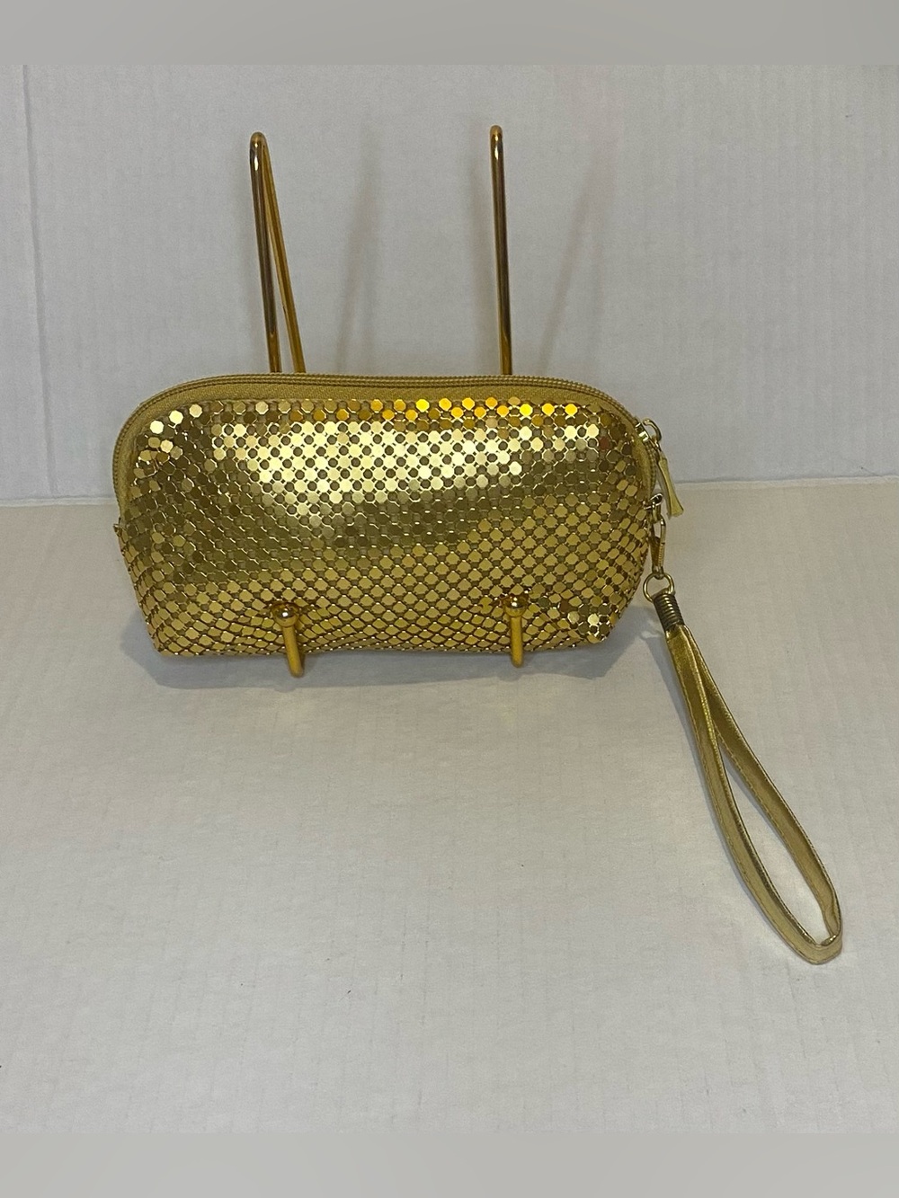 Gold Sequin Wristlet Clutch with Detachable Strap⭐️✨⭐️